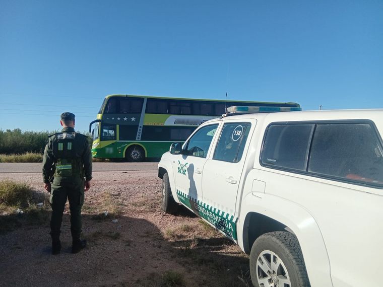 El operativo se llevó acabo en la Rioja en dos micros con destino Chilecito, Mendoza. Foto: Gendarmería Nacional.