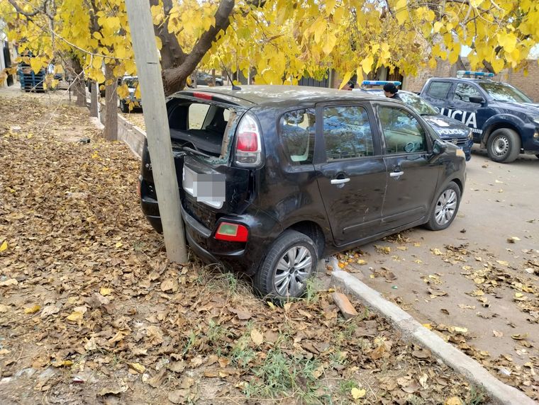 Así quedó el Citroën Picasso de la víctima. Así quedó el Citroën Picasso de la víctima.