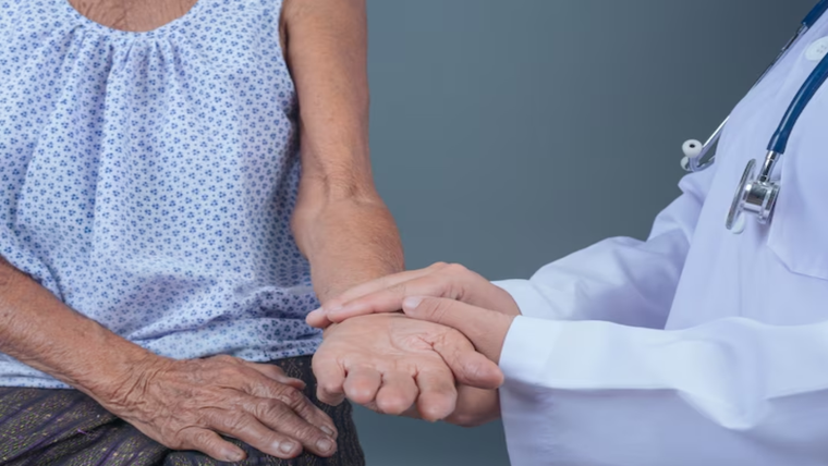 PAMI ofrece una ayuda económica para la atención médica. Foto: Freepik