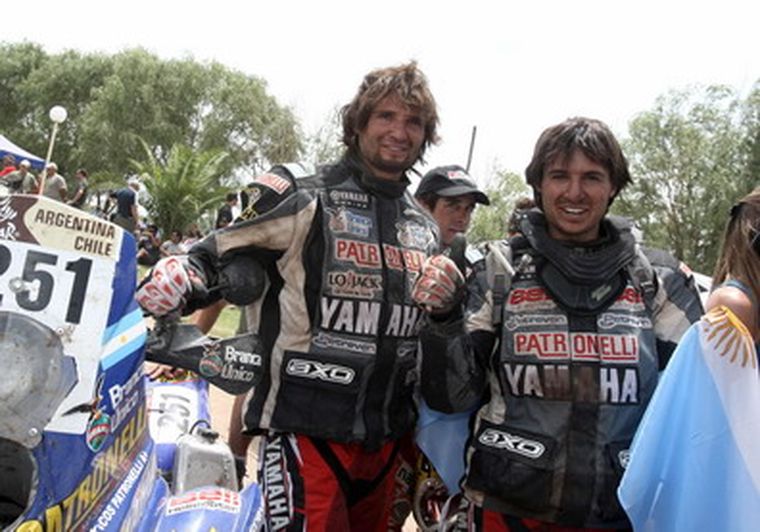 Los hermanos Patronelli, ganadores del Rally Dakar. Foto: EFE Los hermanos Patronelli, ganadores del Rally Dakar. Foto: EFE