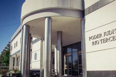 El condenado por abuso sexual violó en forma reiterada a dos hijas y una hijastra. Una de ellas quedó embarazada y dio a luz un hijo de él. El condenado por abuso sexual violó en forma reiterada a dos hijas y una hijastra. Una de ellas quedó embarazada y dio a luz un hijo de él.