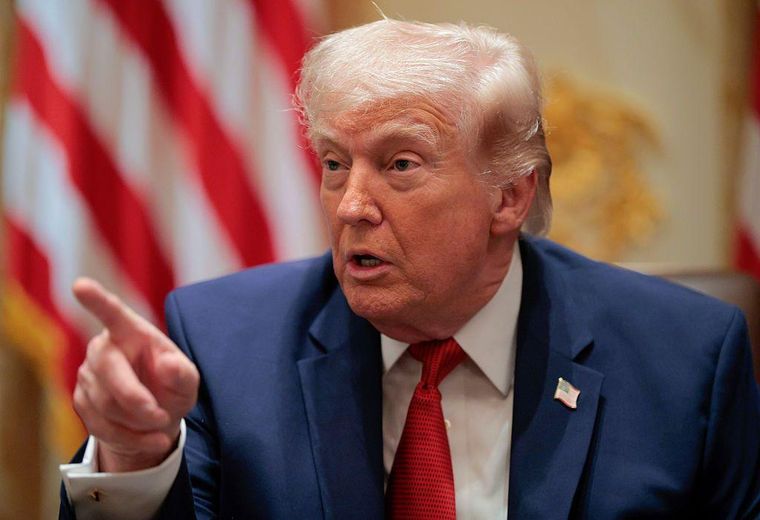 Trump amenazó con tomar Cuba por la fuerza y aseguró que el régimen está en sus últimas horas.