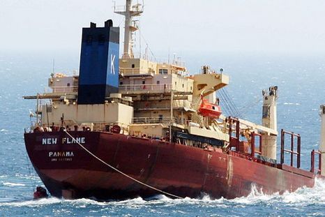 El petrolero transportaba 39 mil toneladas de crudo, mientras que el otro buque cargaba unas 27 mil toneladas de chatarra. Foto: EFE El petrolero transportaba 39 mil toneladas de crudo, mientras que el otro buque cargaba unas 27 mil toneladas de chatarra. Foto: EFE