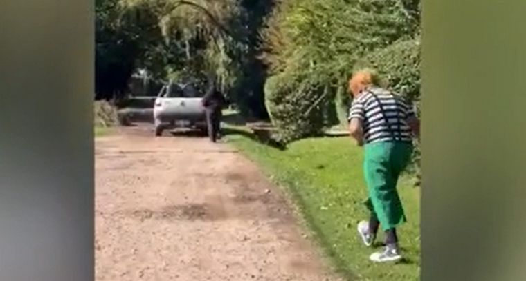 La Policía Bonaerense logró detener a Fabián Jesús Bravo, conocido como “Gordo Pey”, señalado como el narco más buscado del partido de San Martín, en un operativo donde los efectivos se disfrazron de payasos..