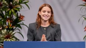 Ana, la hija de María Corina Machado, en el escenario de la Alcaldía de Oslo. Ana, la hija de María Corina Machado, en el escenario de la Alcaldía de Oslo.