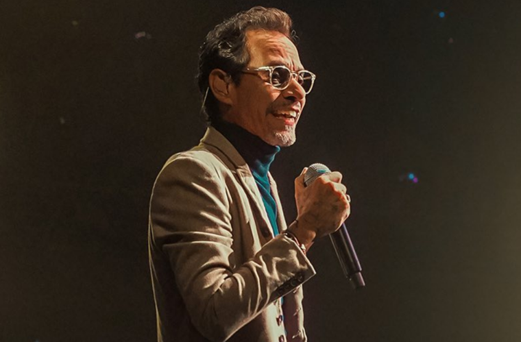 Marc Anthony actualmente se encuentra en pareja con Nadia Ferreira.