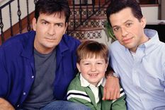 asi esta hoy angus t. jones, el nino protagonista de two and a half men