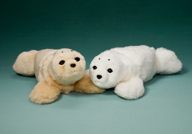 Paro, un robot en forma de cría de foca arpa Foto: EFE