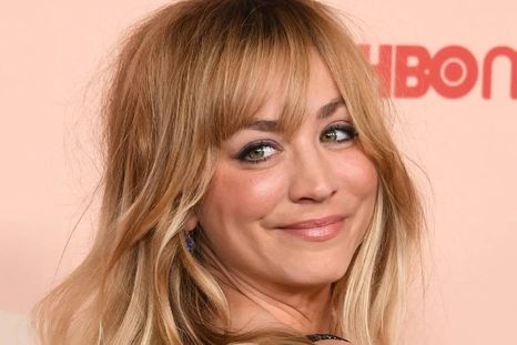 Kaley Cuoco se animó a mostrar cómo está su pancita en esta etapa final de su embarazo.