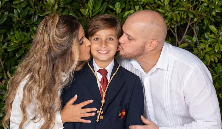 Lucas Gamez junto a su mamá y papá. Lucas Gamez junto a su mamá y papá.