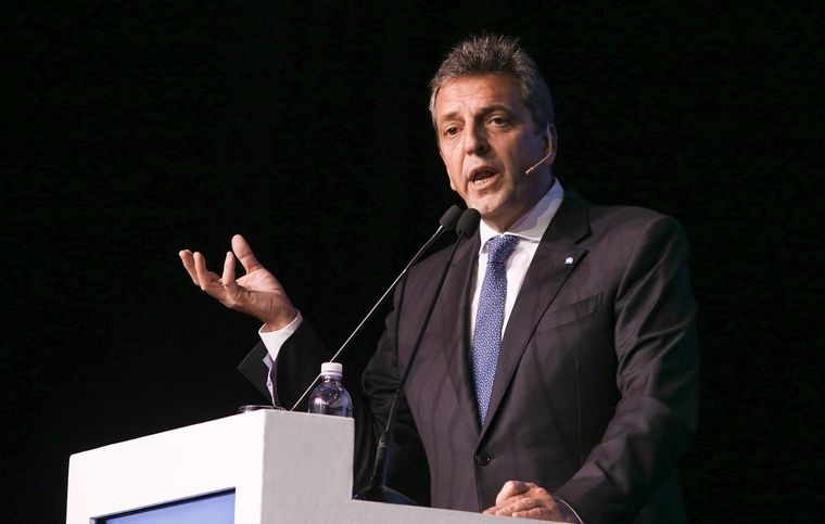 Sergio Massa anunció que a partir del 1 de octubre los trabajadores que ganen hasta $1.770.000, no pagarán más Ganancias. Foto: Noticias Argentinas