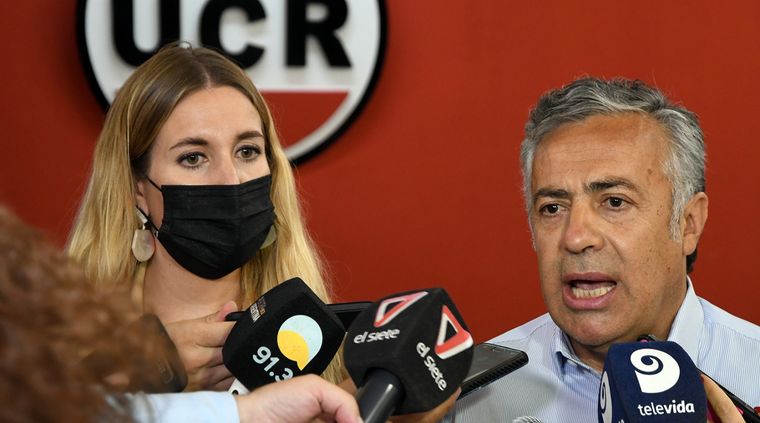 Alfredo Cornejo junto a la diputada Jimena Latorre. Foto: ALF PONCE MERCADO / MDZ