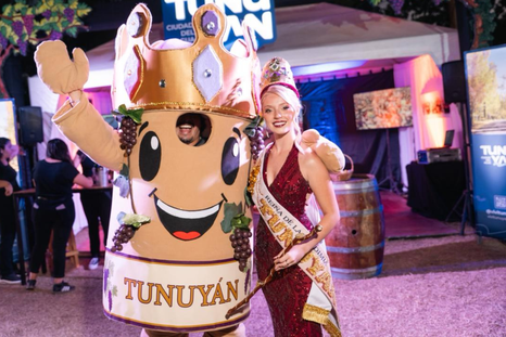 La Corona Real acompaña a Agustina Giacomelli, Reina de Tunuyán.