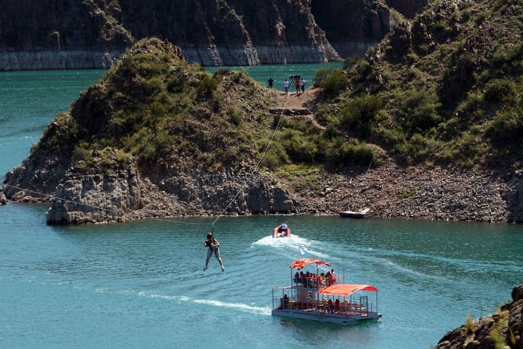 El hecho ocurrió en el dique Los Reyunos, en San Rafael Foto: Télam