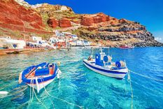 Santorini es uno de los lugares imperdibles del mundo, según el ChatGPT Foto: shutterstock