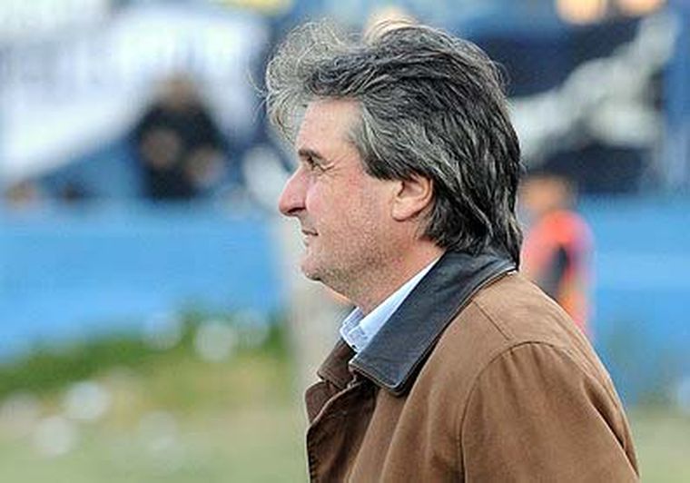 EL entrenador aún confía en salir de todo. Foto: Nacho Gaffuri / MDZ