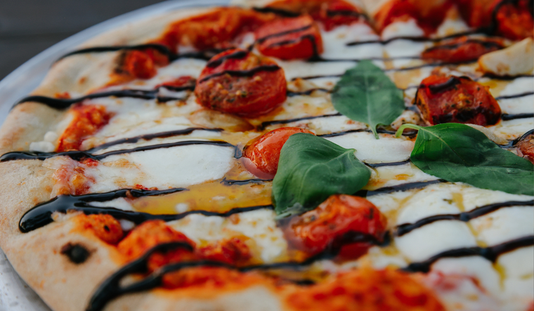 Pizza capresse f&aacute;cil y r&aacute;pida, una delicia perfecta