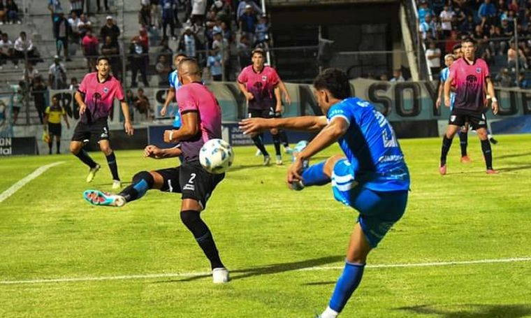 El recién ascendido a la Primera Nacional se midió ante el Lobo jujeño. Foto: Twitter @gytoficial