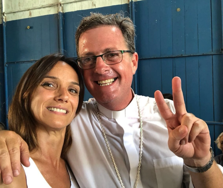 El arzobispo Jorge García Cuerva junto a Malena Galmarini. Foto: Twitter Malena Galmarini