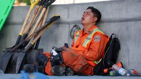Equipos de rescate llegados de todo el mundo han trabajado sin descanso buscando sobrevivientes entre los escombros.