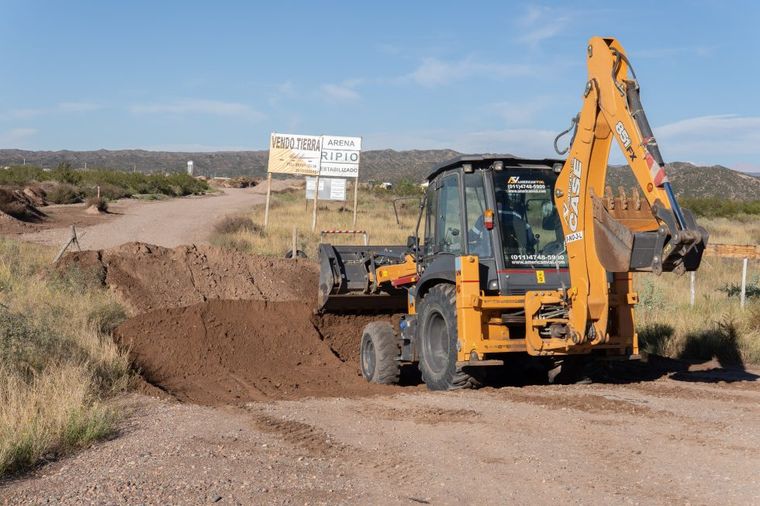Hoy bloquearon un acceso a las canteras por ruta 7.