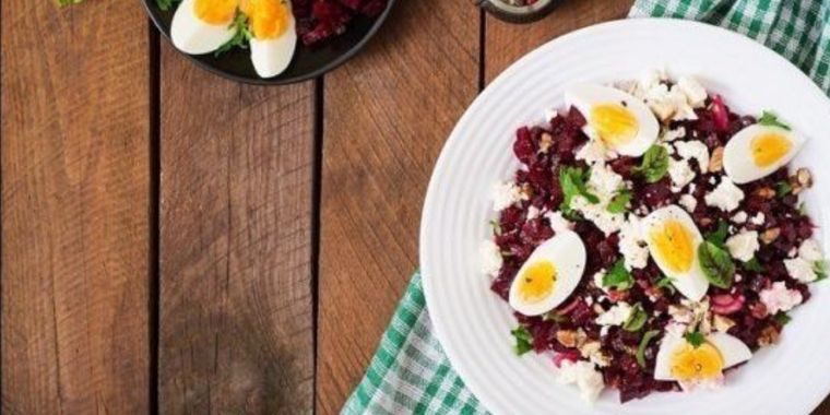 Ensalada de remolacha, zanahoria y huevo Foto: Pixabay