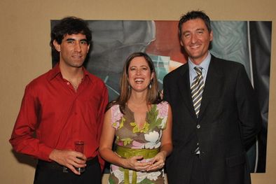 MDZol | El expositor Adrián Mazzieri, junto a Cecilia Romera -organizadora- y Antonio Álvarez Campillo -gerente de Park Hyatt Mendoza-. Foto: Nacho Gaffuri / MDZ