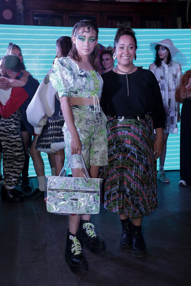 Amorá con la otra propuesta ganadora. Foto: Nacho Gaffuri