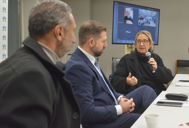 El encuentro fue encabezado por la senadora Claudia Najul y el diputado Daniel Llaver