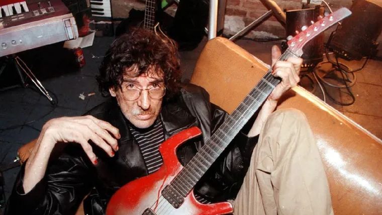 Charly García cumple 22 años desde su primer disco, con su decimocuarto álbum de estudio