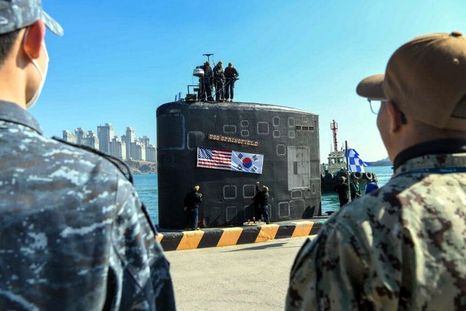 Japón se abre a los submarinos nucleares, como el de la imagen, de Estados Unidos en Corea del Sur. Foto USNavy Japón se abre a los submarinos nucleares, como el de la imagen, de Estados Unidos en Corea del Sur. Foto USNavy