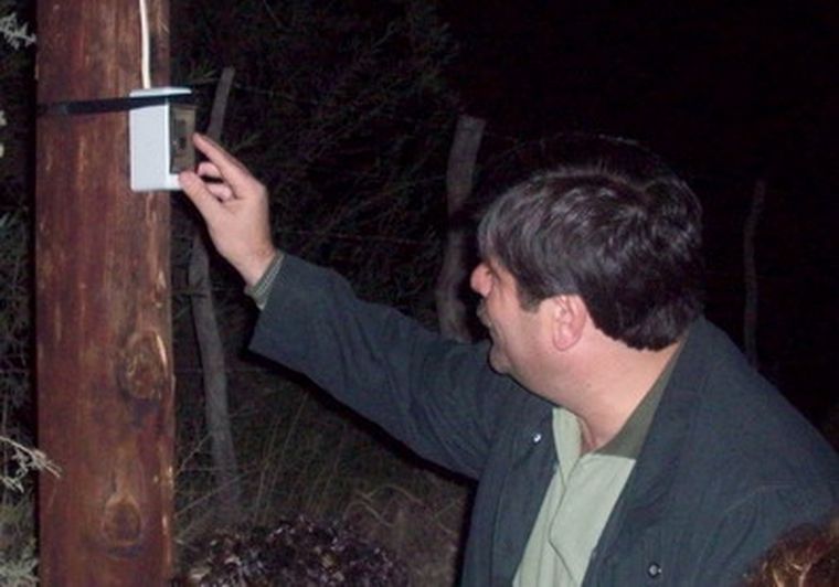 El intendente Abed enciende las nuevas luminarias
