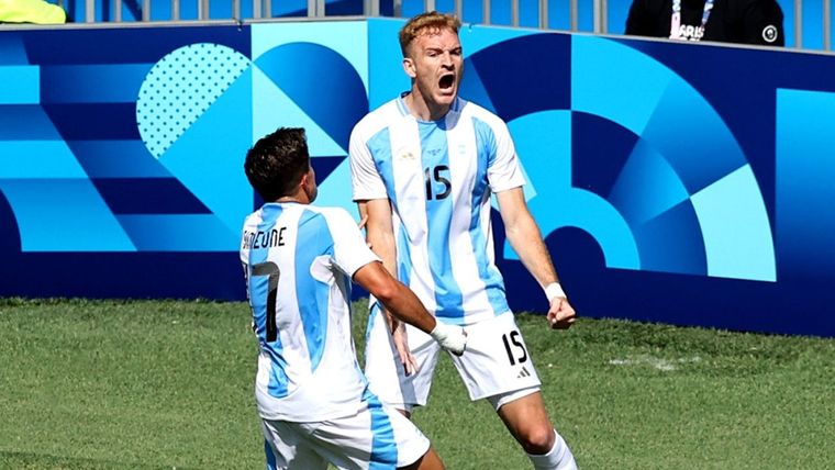 Luciano Gondou festeja el segundo gol argentino. Foto: @Argentina