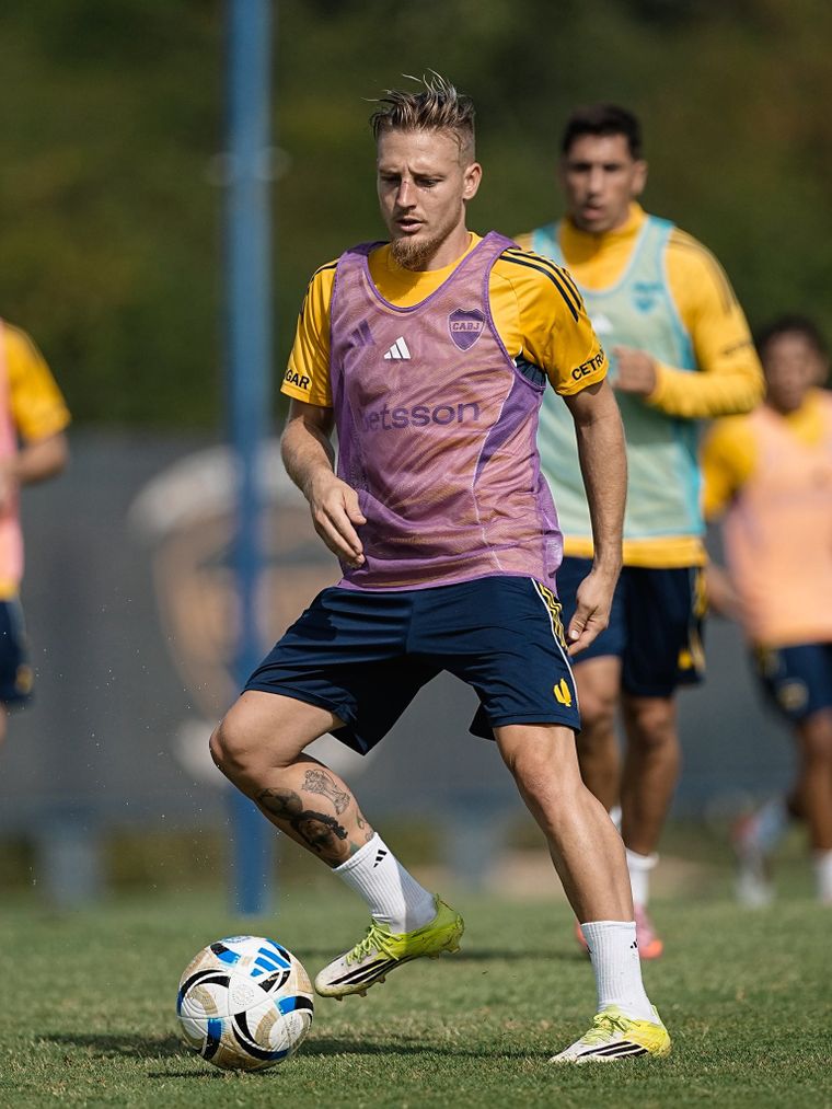 El Ruso Ascacíbar está nuevamente a disposición. El Ruso Ascacíbar está nuevamente a disposición.