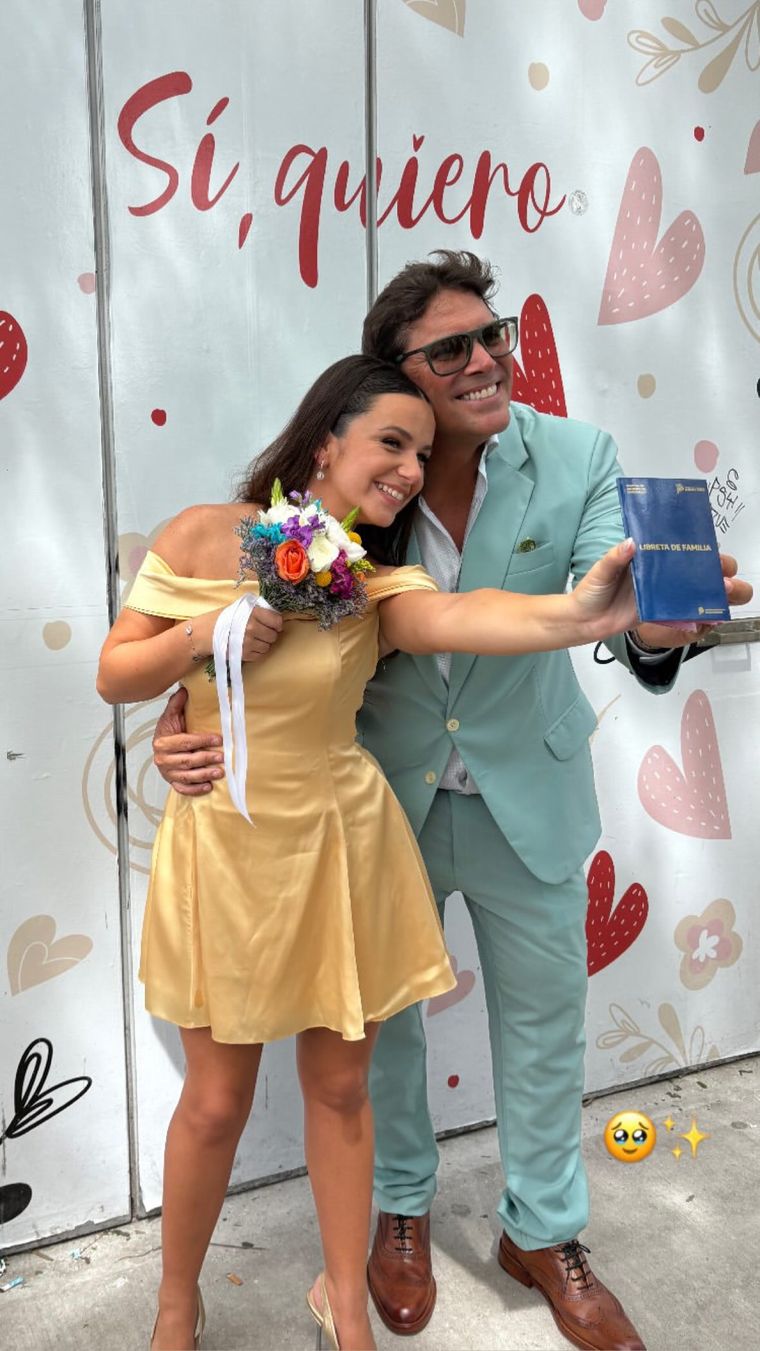 El traje verde y el vestido amarillo que marcaron la boda de Matías Alé y Martina Vignolo. El traje verde y el vestido amarillo que marcaron la boda de Matías Alé y Martina Vignolo.