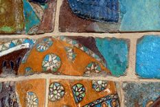 Lo que se ha ido descubriendo es espectacular. (Detalle de un friso que representa arqueros, del palacio aqueménida de Darío I en Susa, Irán).