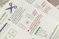 Instructivo dejado en muchas casas explicando cómo cortar la boleta Foto: WhatsApp