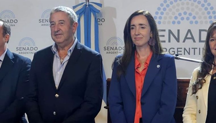 Julio Cobos y Victoria Villarruel Foto: @juliocobos