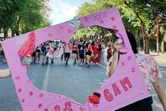 el ultimo dia antes del ultimo ano: miles de adolescentes coparon la ciudad con un banderazo