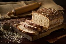 Pan de avena y nuez Una receta muy simple para hacer en pocos pasos. Foto: Shutterstock