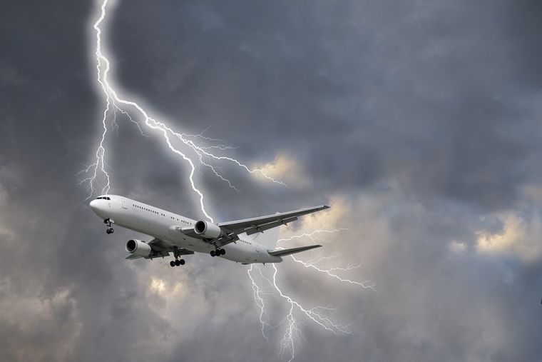 Imagen ilustrativa El avión fue alcanzado al momento del despegue en Ezeiza con destino a Miami. Foto: Shutterstock