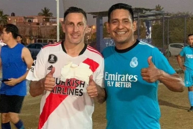 El Chaco Gímenez, un ex Boca que tuvo una particular ocurrencia para no posar con el escudo de River.