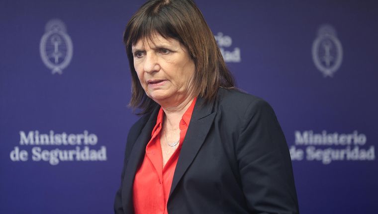 Patricia Bullrich dio una entrevista televisiva en la que habló del temporal que generó desastres en Bahía Blanca. Foto: EFE