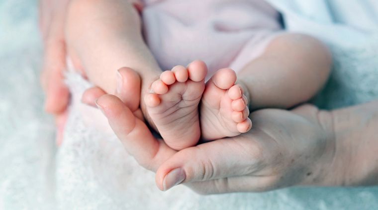 La jueza del fallo en cuestión solicita, que haya protocolos que resuelvan, er, el proceso de adopción, y el derecho a la identidad de ese niño o niña que sobrevive al aborto. Foto: shutterstock.com
