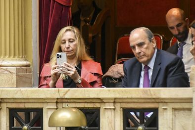 MDZol | Karina Milei y Guillermo Francos, junto al asesor Santiago Caputo, tienen la difícil misión de que la ley Bases II se apruebe sin cambios en el Senado. Foto: NA