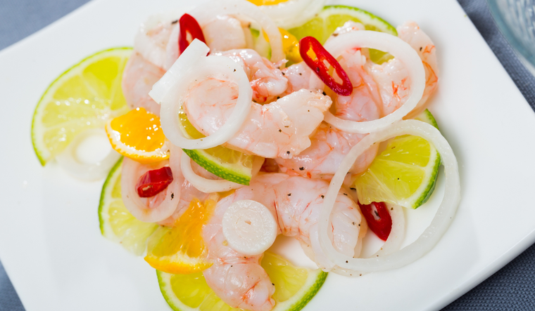 La receta original se basa en la cocción natural del camarón con cítricos.