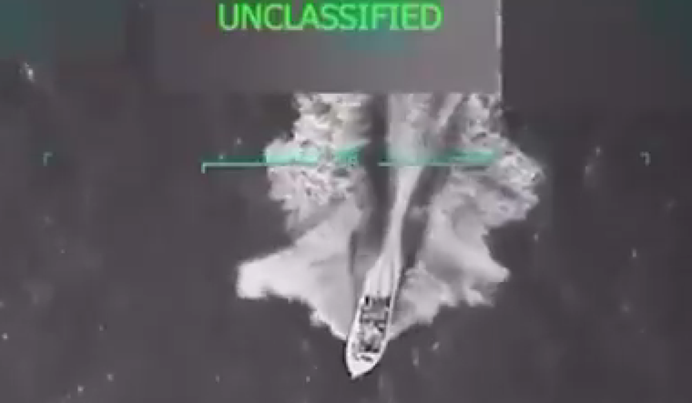 La lancha de Venezuela atacada, según imágenes difundidas por Estados Unidos. La lancha de Venezuela atacada, según imágenes difundidas por Estados Unidos.