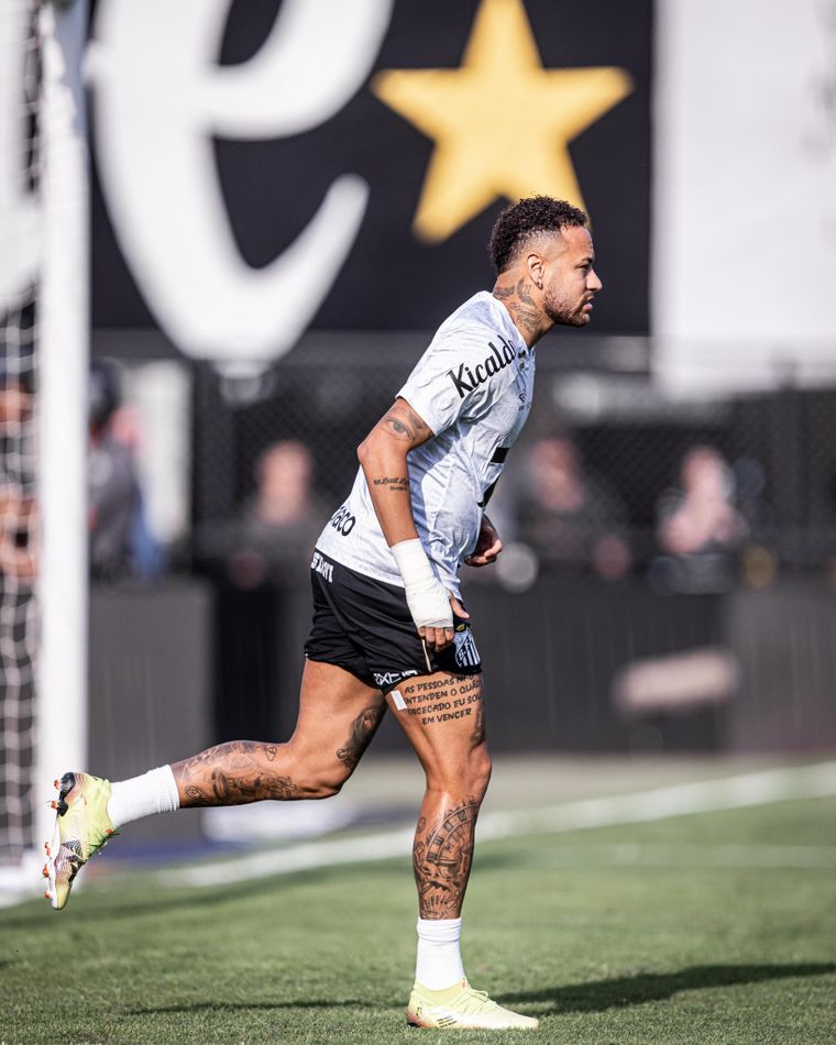 Santos anunció la vuelta de Neymar a principios del 2025. Santos anunció la vuelta de Neymar a principios del 2025.