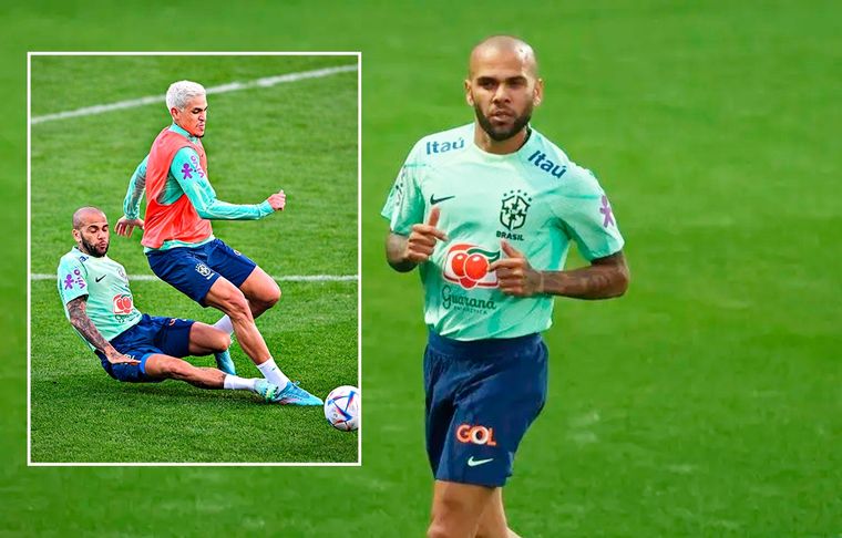 Dani Alves El lateral brasileño fue con todo contra sus compañeros.