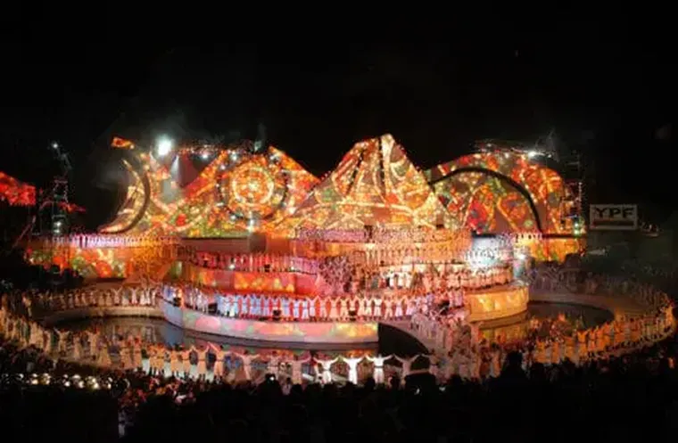 Con casi cincuenta mil visitantes, y una puesta escénica innovadora, la fiesta alcanzó cifras históricas. Con casi cincuenta mil visitantes, y una puesta escénica innovadora, la fiesta alcanzó cifras históricas.